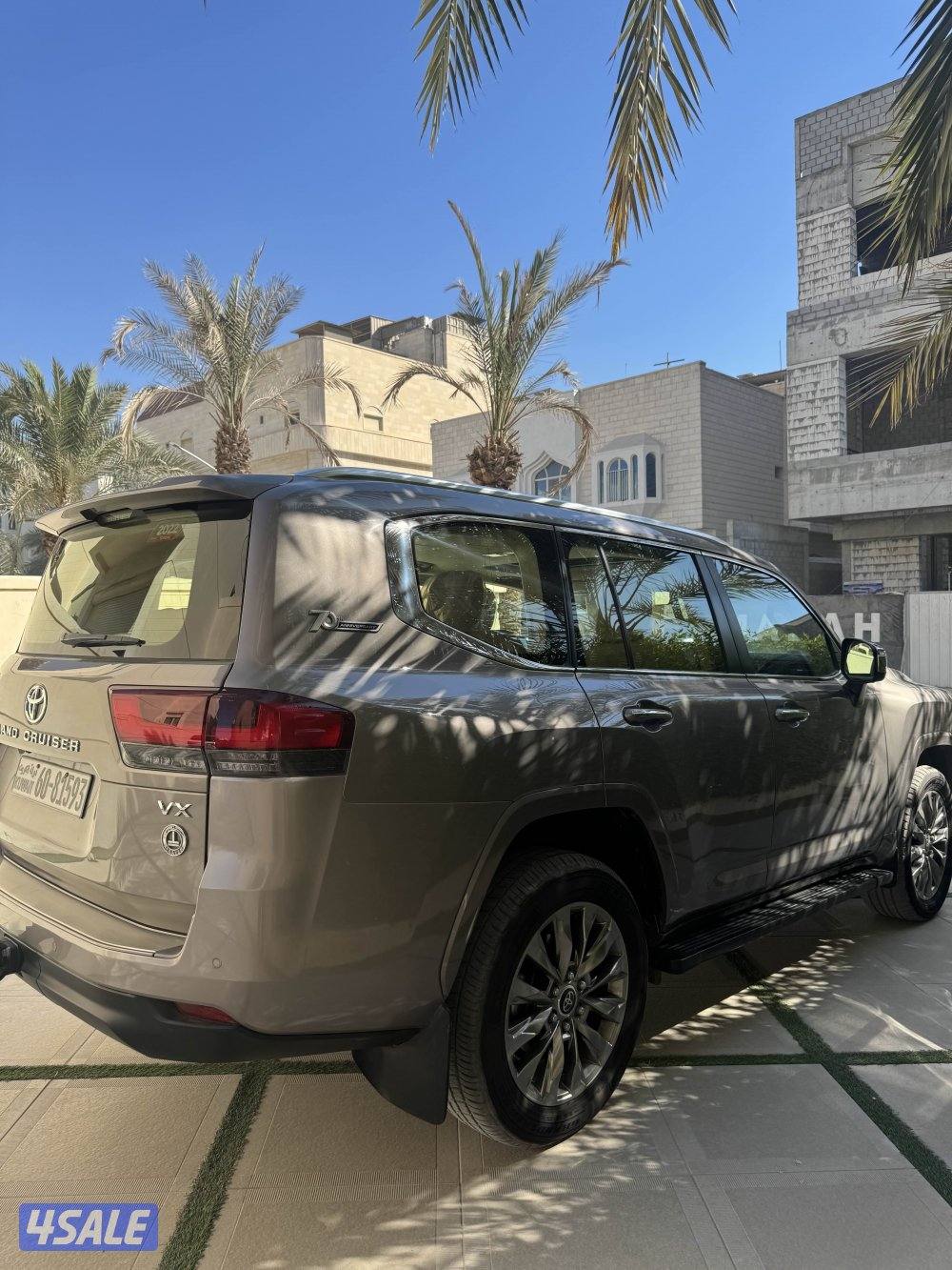 لاند كروزر VX صبغ الوكالة وارد الساير عداد 35 الف2