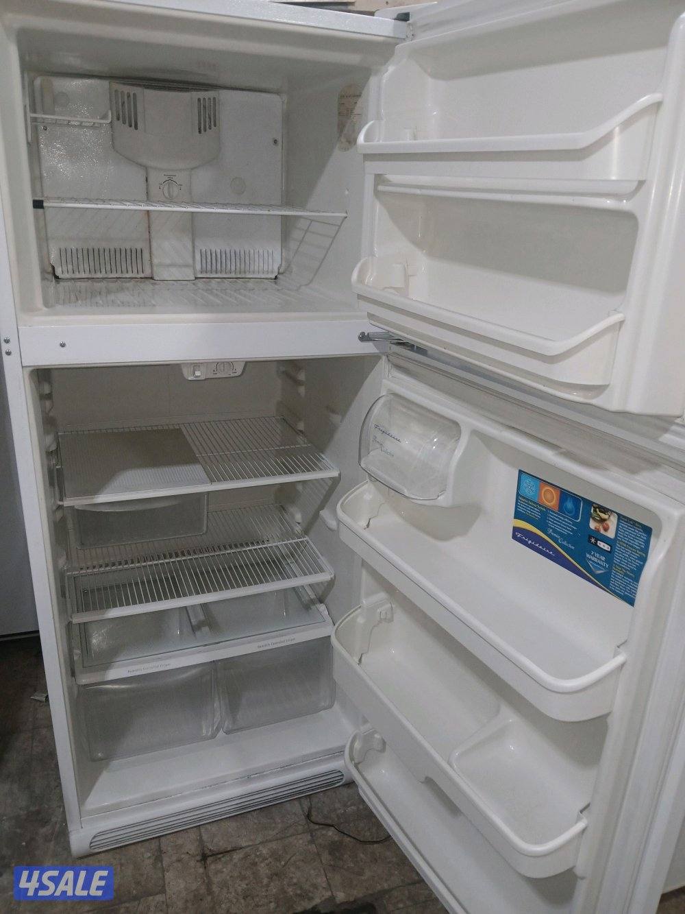 للبيع ثلاجه فريجدير أمريكي بحاله جيده جدا مع الكفالة والتوصيل عائلية1