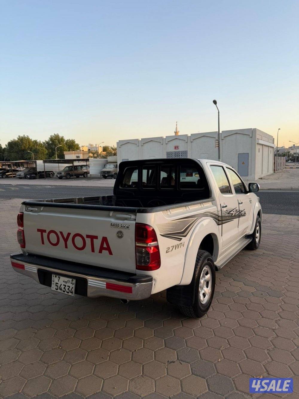 هايلكس 2013 الساير بحاله الوكاله عداد 170 الف3