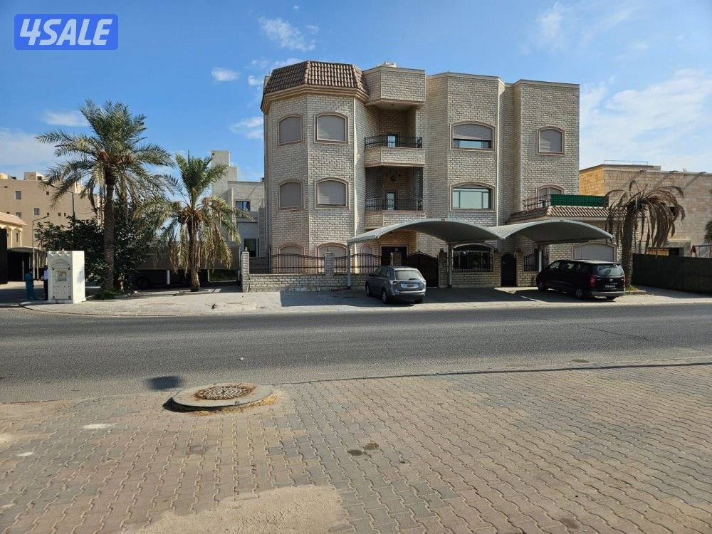 للاجار فيلا مجددة بالكامل في الروضة 3 ادوار موقع مميز0