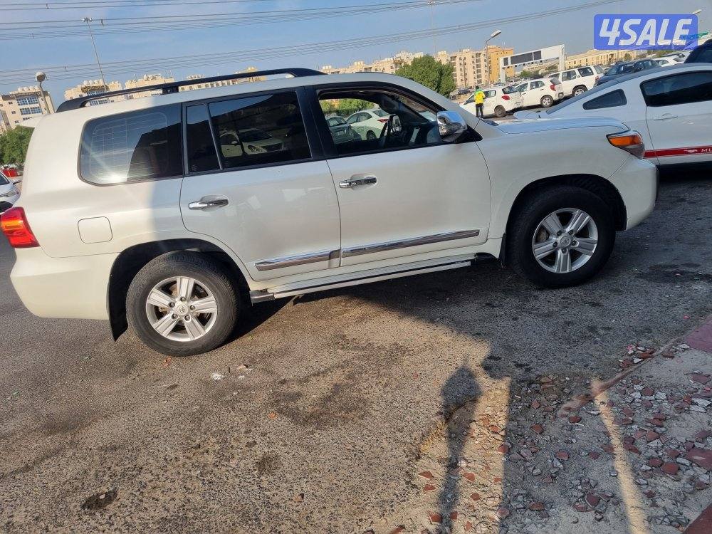 للبيع لاندكروزر موديل 20154