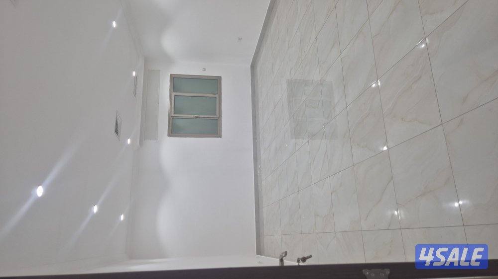 للبيع قسيمه بصباح الاحمد دورين ونصف زاويه ديوانيه ومقلط تشطيب ديلوكس3