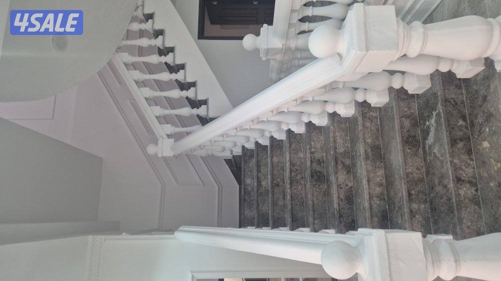 للبيع قسيمه بصباح الاحمد دورين ونصف زاويه ديوانيه ومقلط تشطيب ديلوكس13