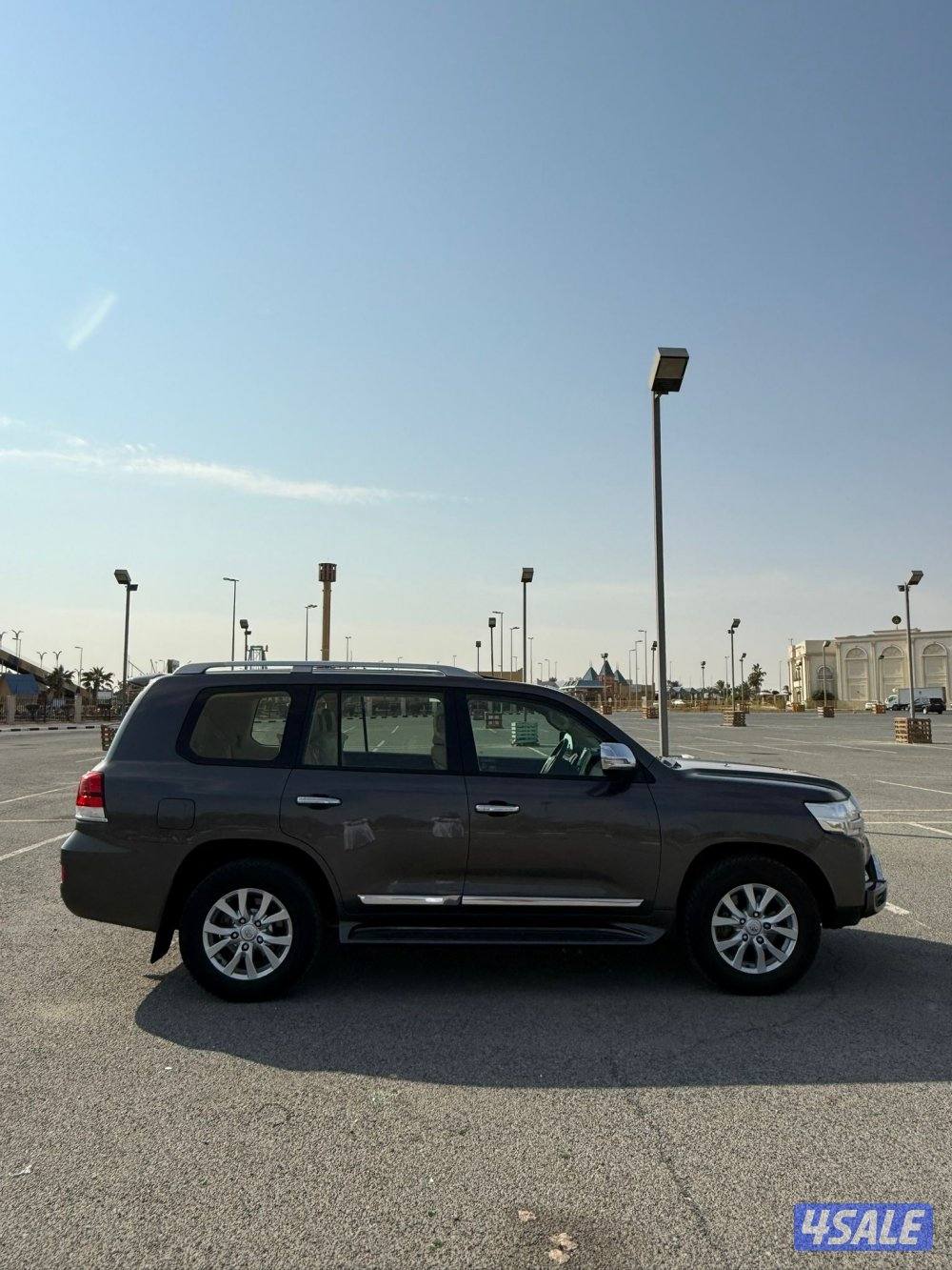 لاند كروز جلد 2017 الساير عداد 262 الف1