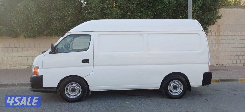 باص نيسان اورفان 2010 سقف غالي مقبل ماشي 112 بحالة نظيف1