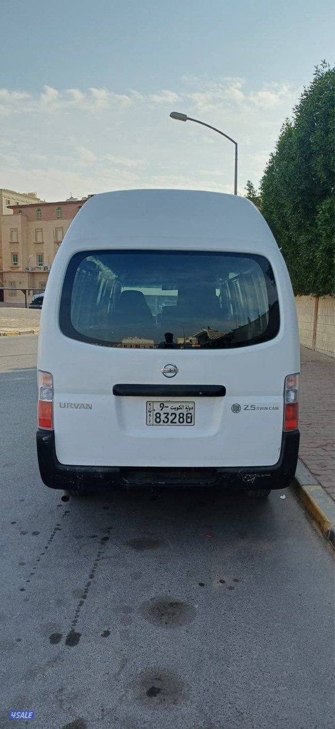 باص نيسان اورفان 2010 سقف غالي مقبل ماشي 112 بحالة نظيف3