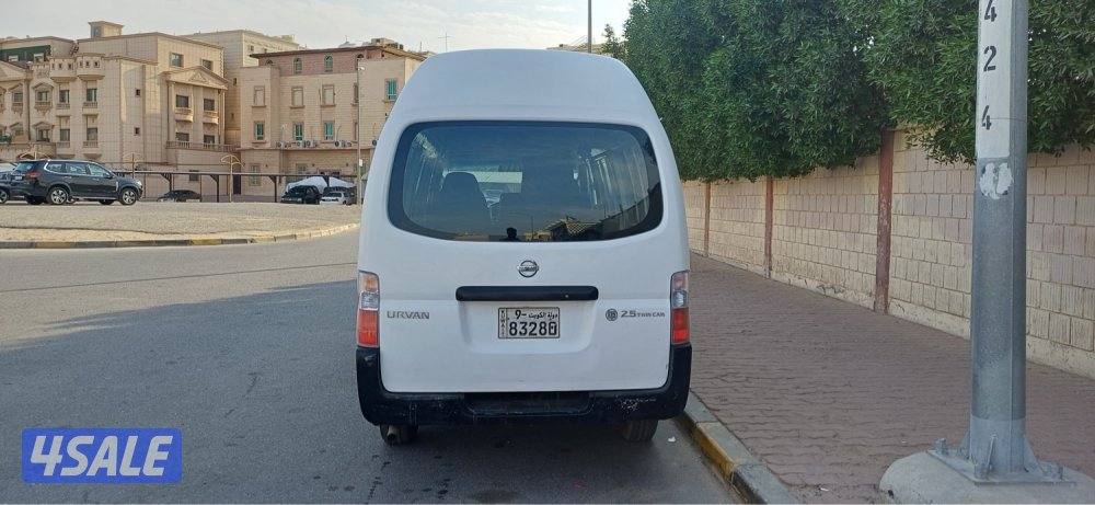 باص نيسان اورفان 2010 سقف غالي مقبل ماشي 112 بحالة نظيف4