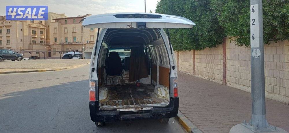 باص نيسان اورفان 2010 سقف غالي مقبل ماشي 112 بحالة نظيف5