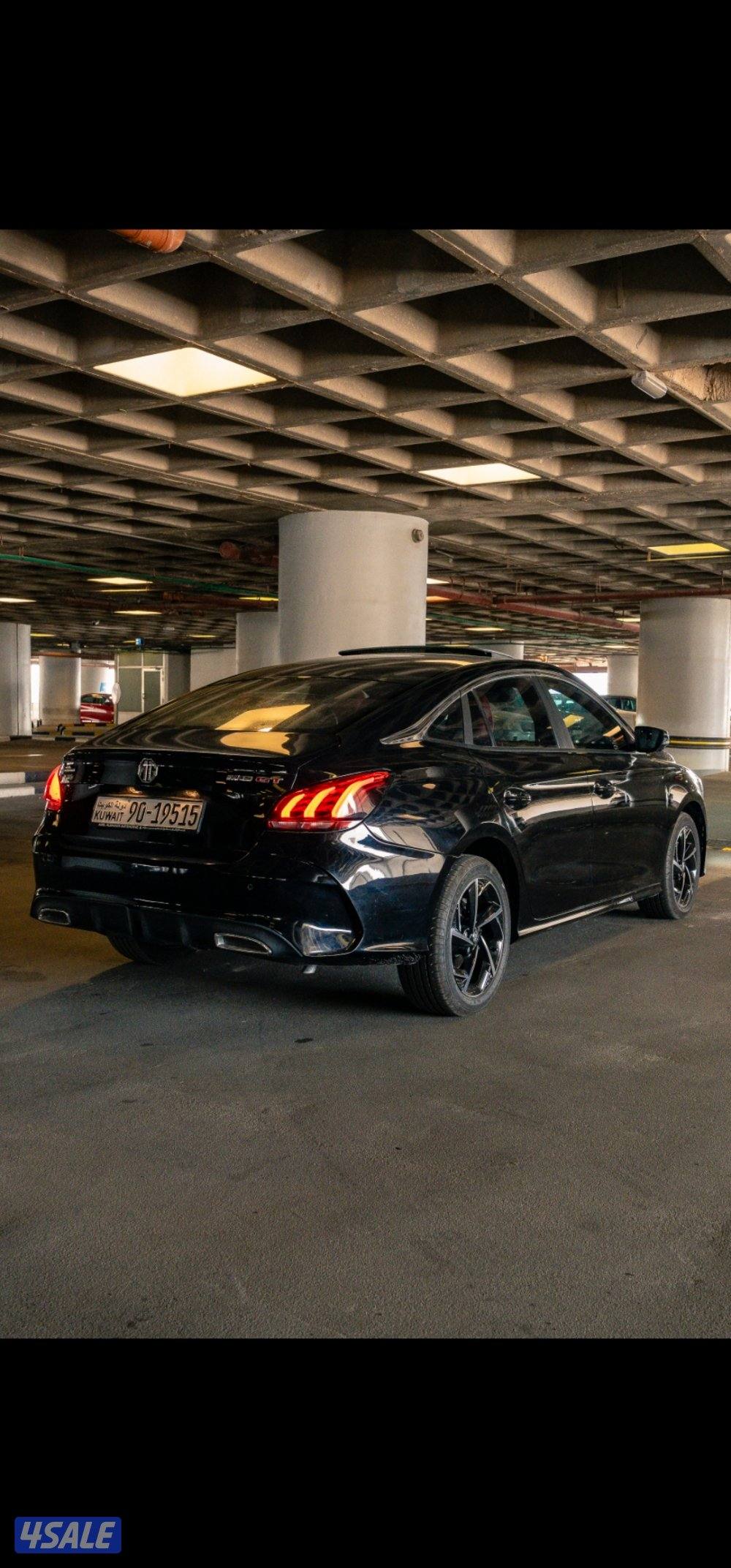 ام جي GT موديل 2025 اللون اسود من الداخل اسود بأحمر6