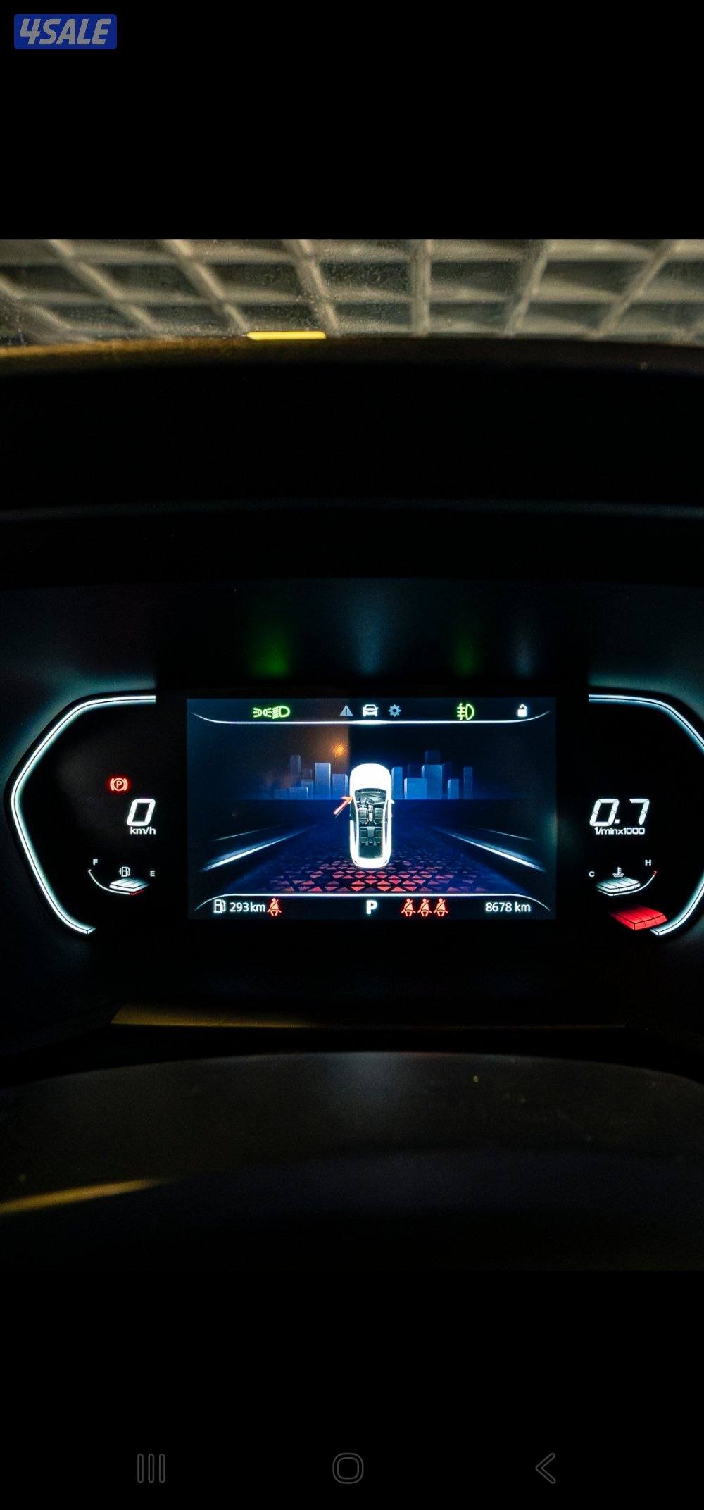 ام جي GT موديل 2025 اللون اسود من الداخل اسود بأحمر11