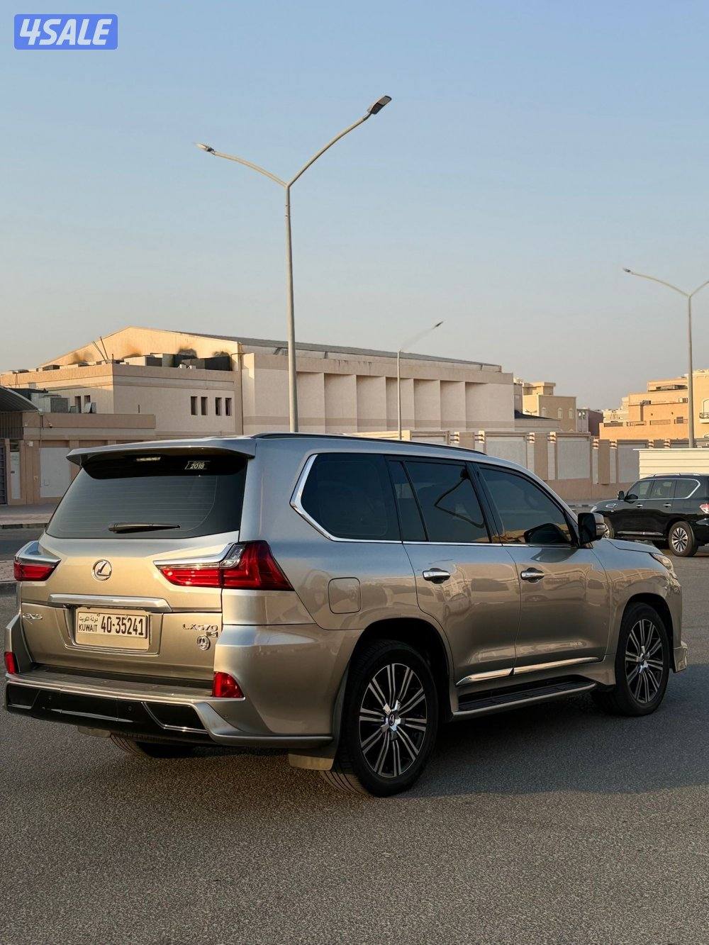 لكزس LX570 الساير 2018 سبورت بحاله الوكاله عداد 137 الف3