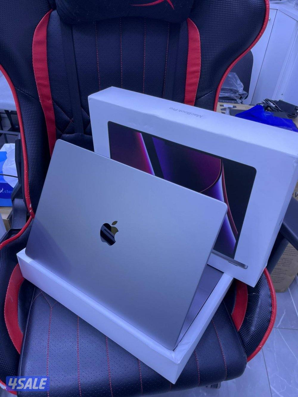 للبيع MacBook Pro 16-inch – معالج Apple M2 pro0