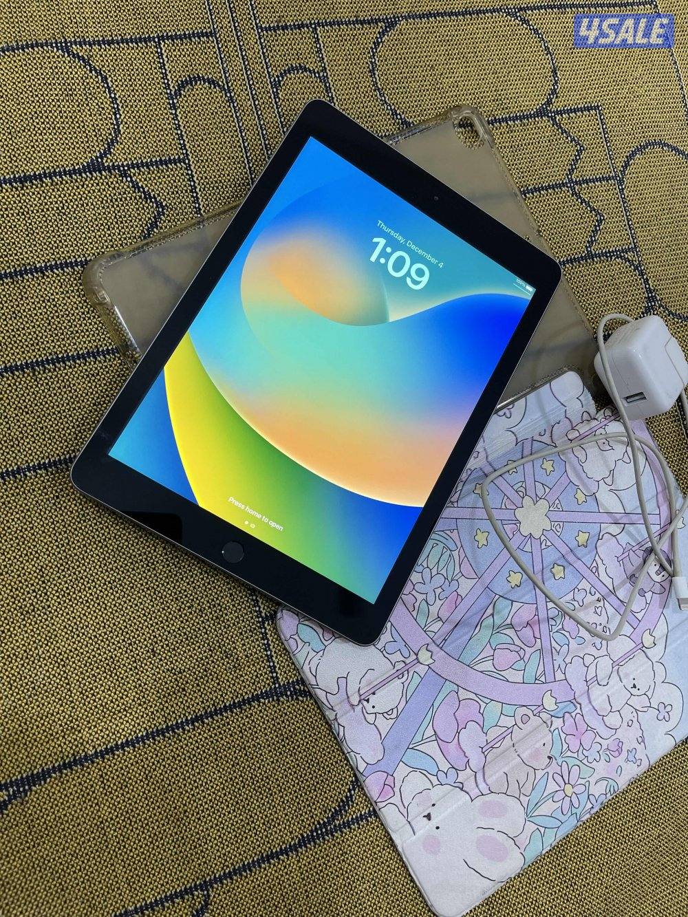 ايبادين ابل 5 الخامس 128 قيقا بطارية 96 نظيف مو مصلح مع الكفر2