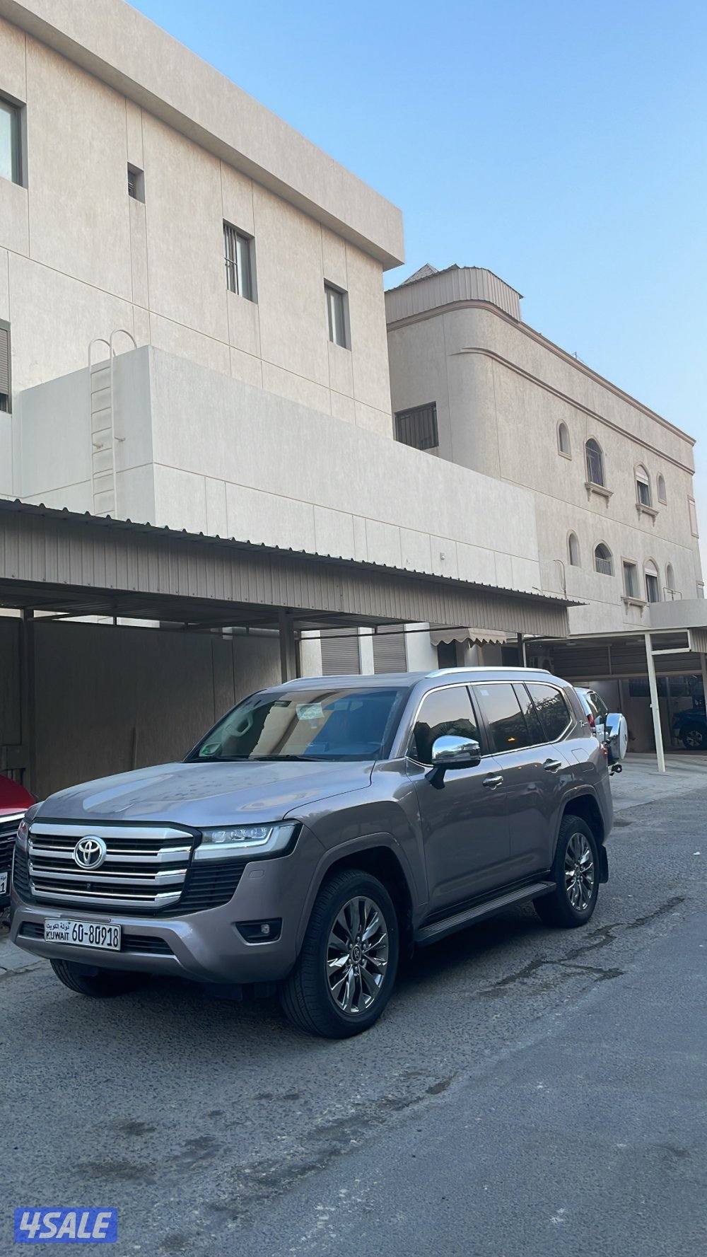 للبيع لاندVx221