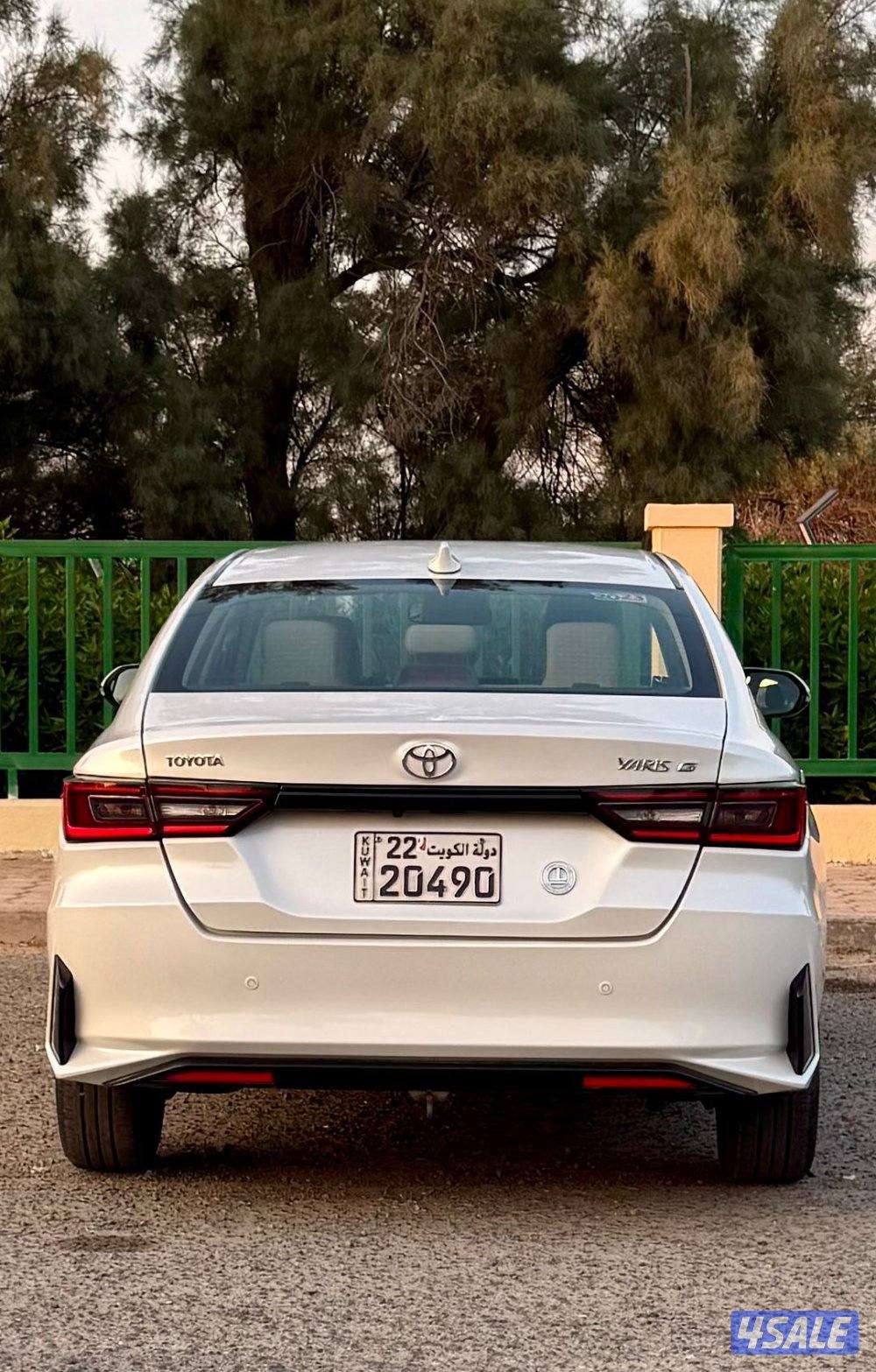 Yaris 2023 full option  touch start eng 1500 cc 3 piece painted5