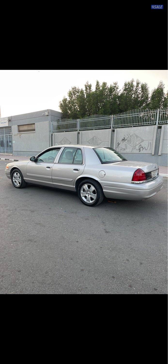 للبيع فورد فكتوريا موديل 20100