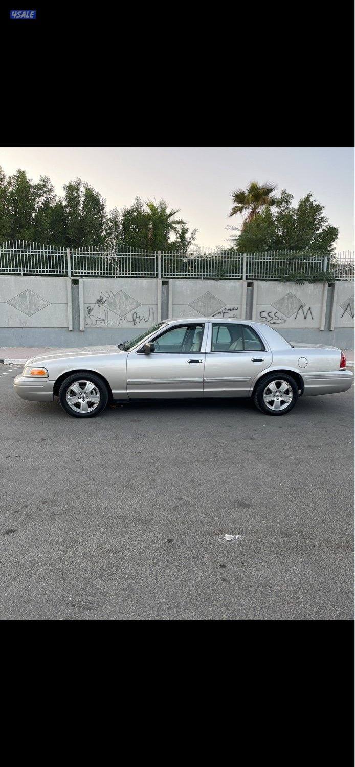 للبيع فورد فكتوريا موديل 20101