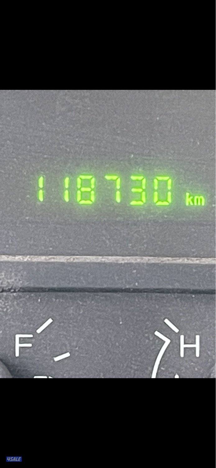 للبيع فورد فكتوريا موديل 20106