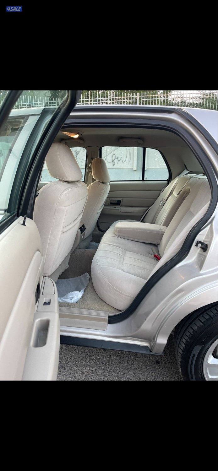 للبيع فورد فكتوريا موديل 20105