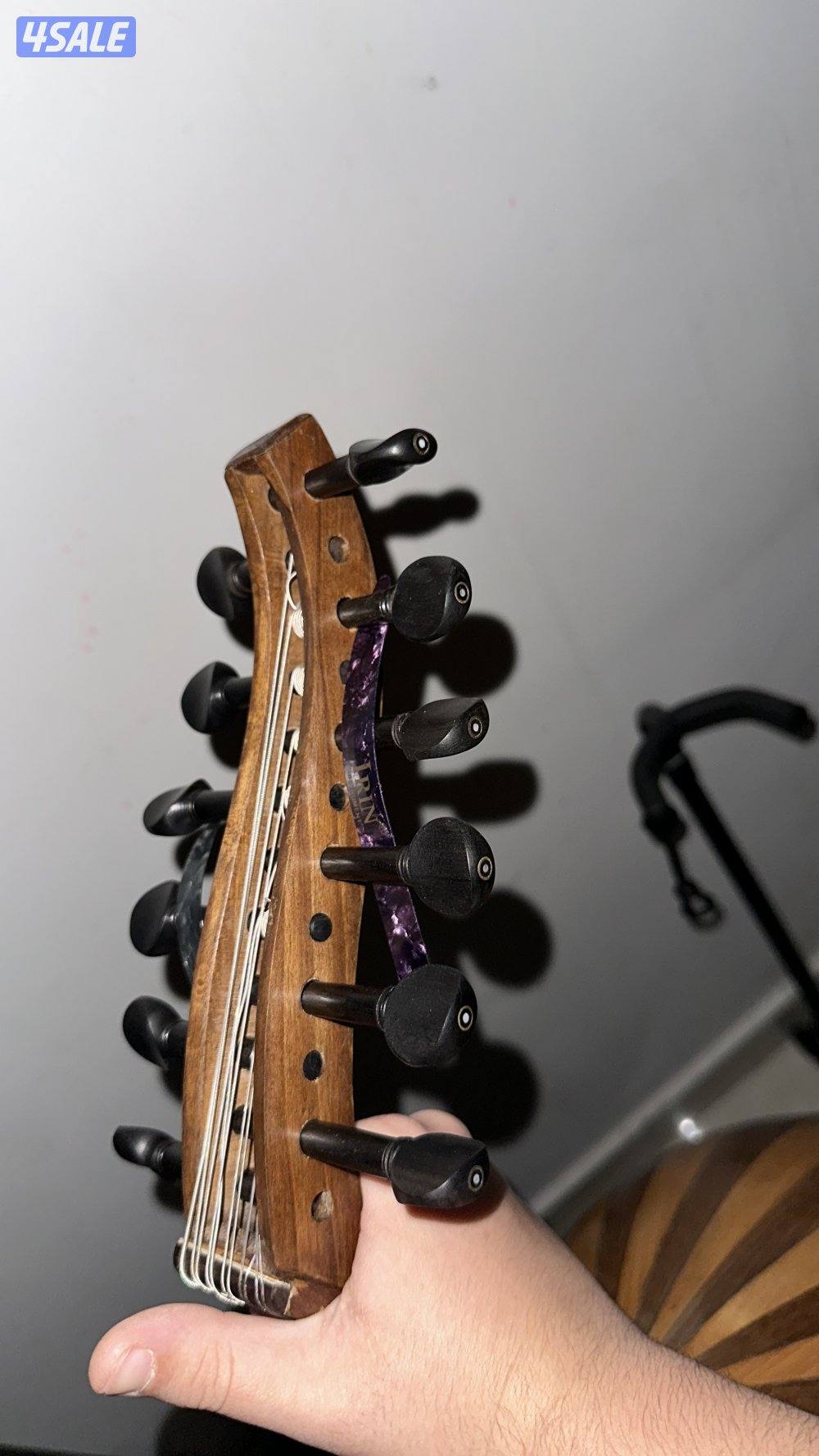 للبيع عود صناعة الأب علي خليفه19801