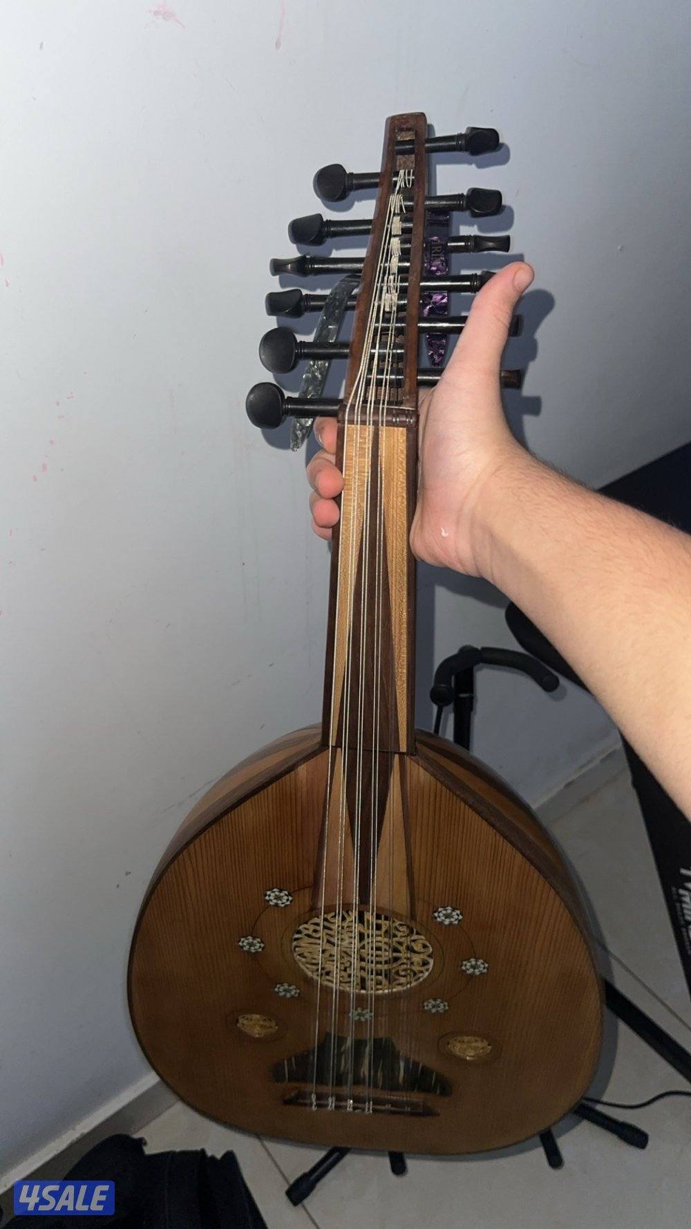 للبيع عود صناعة الأب علي خليفه19804