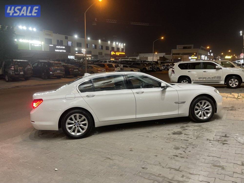 للبيع بي ام مديل ٢٠١٥.   وارد الغانم. Li730.  شرط الفحص عداد١٦٥5