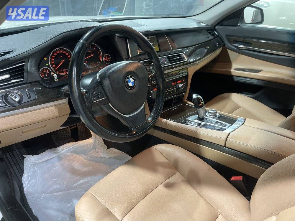 للبيع بي ام مديل ٢٠١٥.   وارد الغانم. Li730.  شرط الفحص عداد١٦٥12