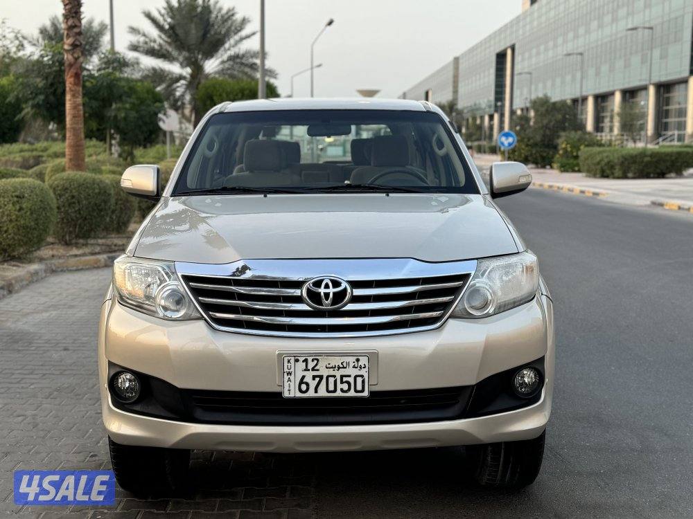 فورتنر V4 موديل 2013 عداد 188 بحاله ممتازه جدا2