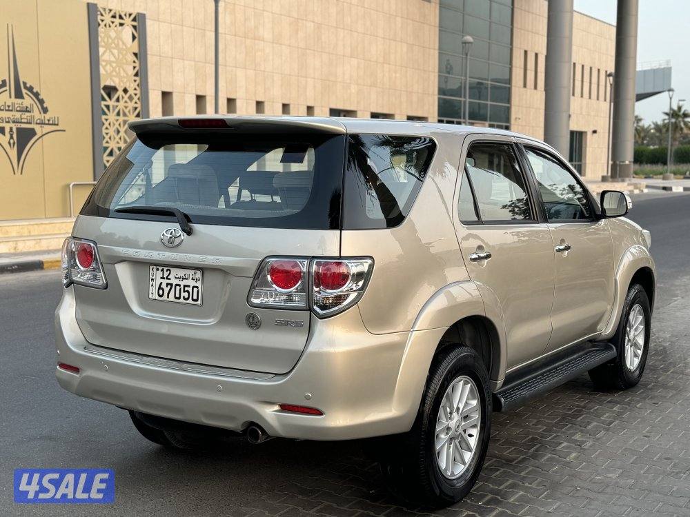 فورتنر V4 موديل 2013 عداد 188 بحاله ممتازه جدا3