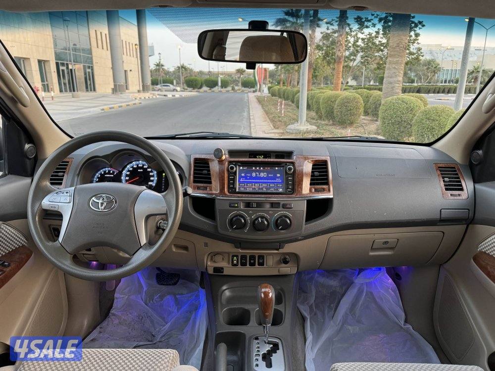 فورتنر V4 موديل 2013 عداد 188 بحاله ممتازه جدا9