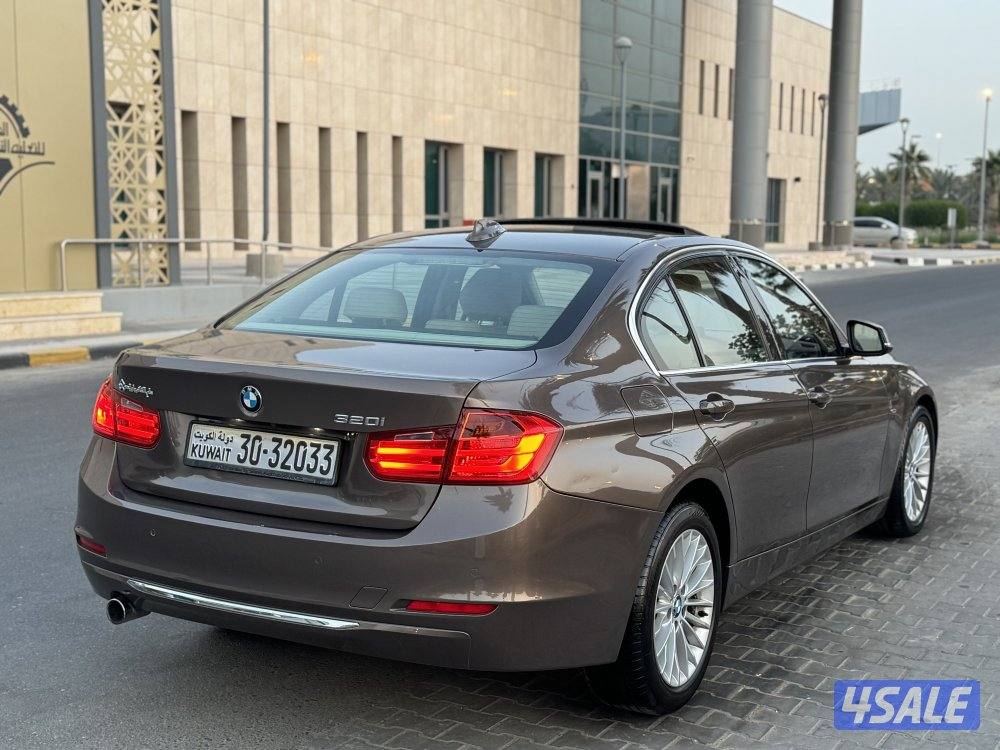 BMW 320i Luxury موديل 2014 بحاله ممتازه جدا3