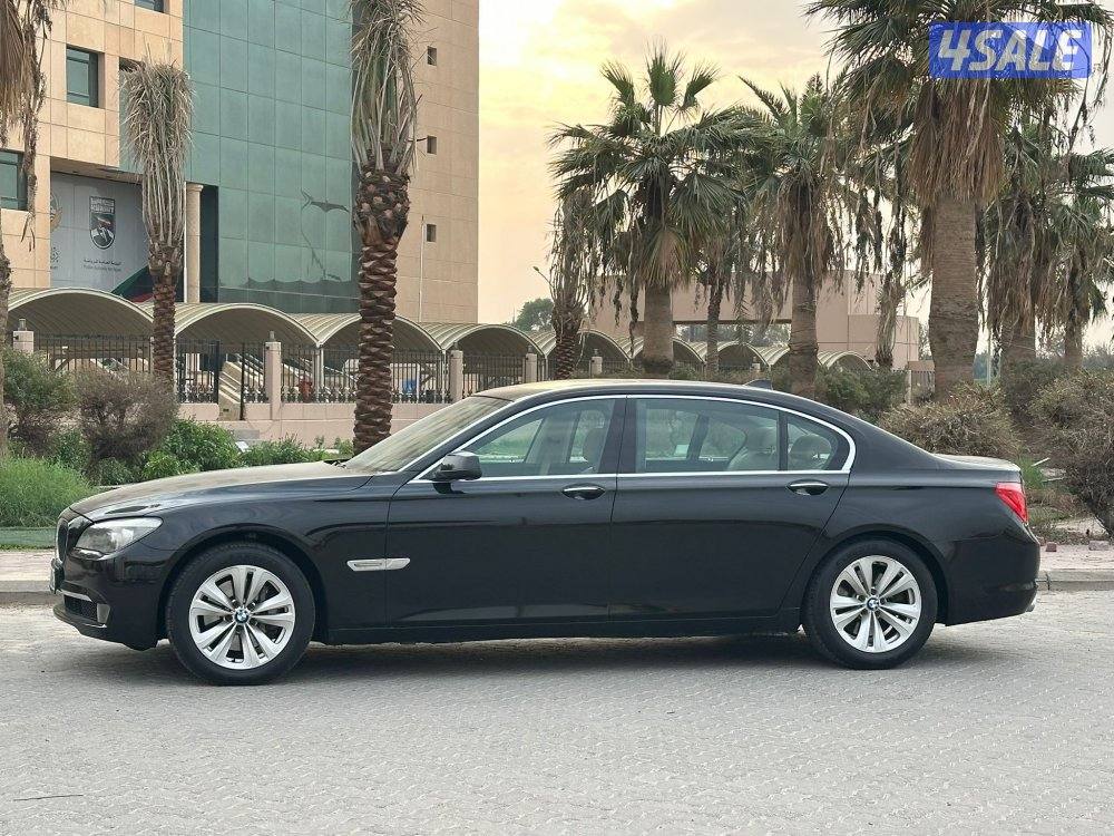 بي ام 730li موديل2012 عداد137الف3