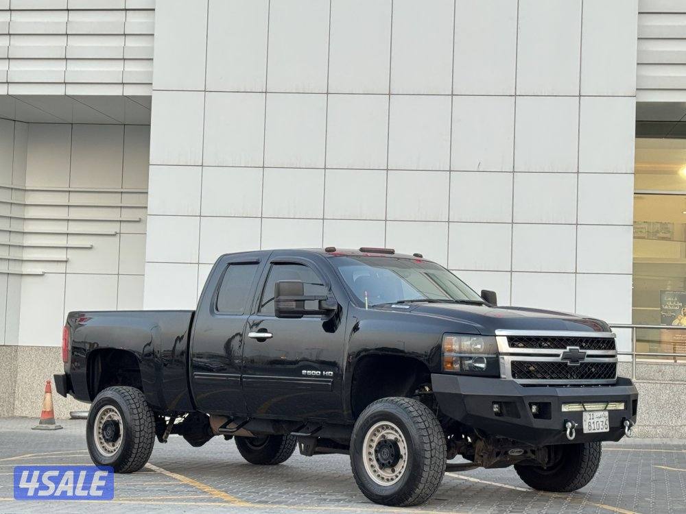 للبيع سلفرادو HD2500 موديل 20110