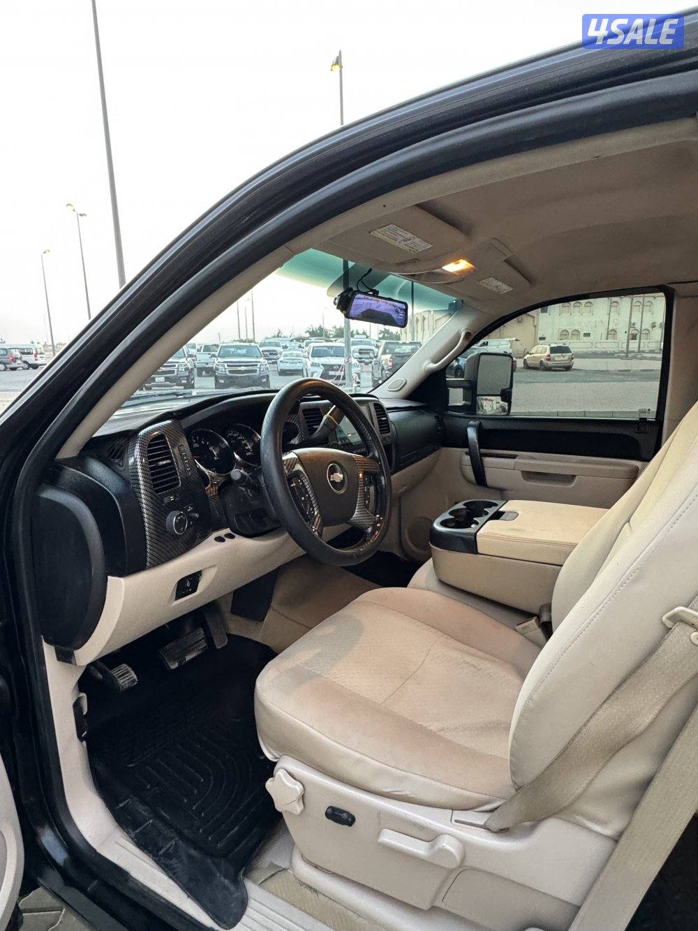 للبيع سلفرادو HD2500 موديل 201110