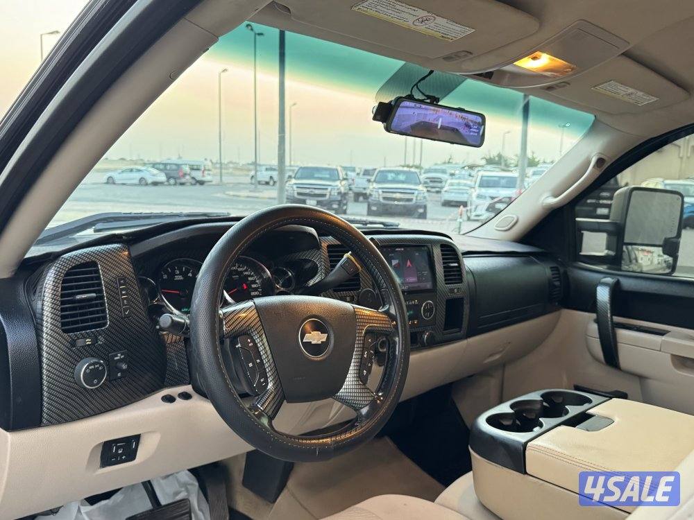 للبيع سلفرادو HD2500 موديل 201111