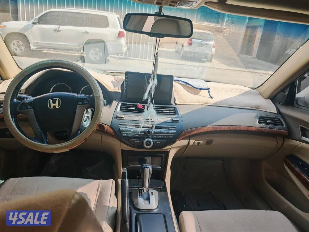 للبيع هوندا اكورد مديل 2010 شرط الفحص4
