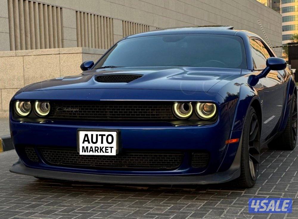 Dodge Challenger R/T Scat Pack Widebody0