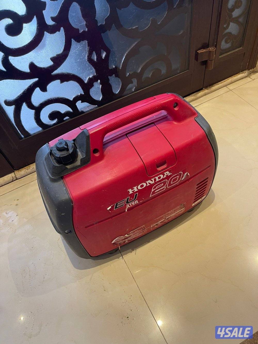 للبيع مكينة هوندا  حجم 2000 كاتم صوت1