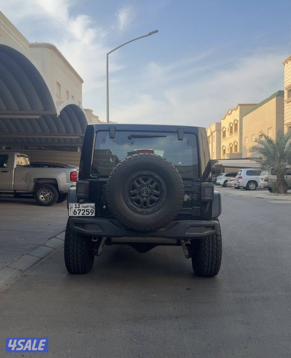 للبيع رانجلر صحارى 2015 ماشي 254 الف6