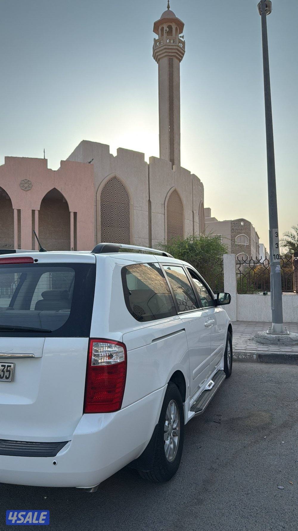 كيا كرنفال بحالة الوكالة1