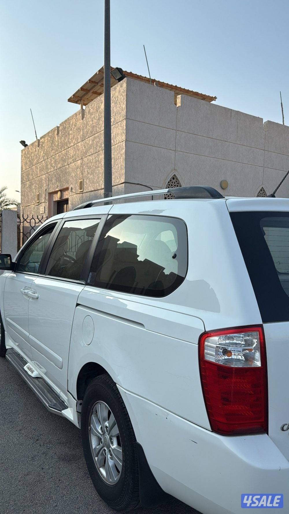 كيا كرنفال بحالة الوكالة3