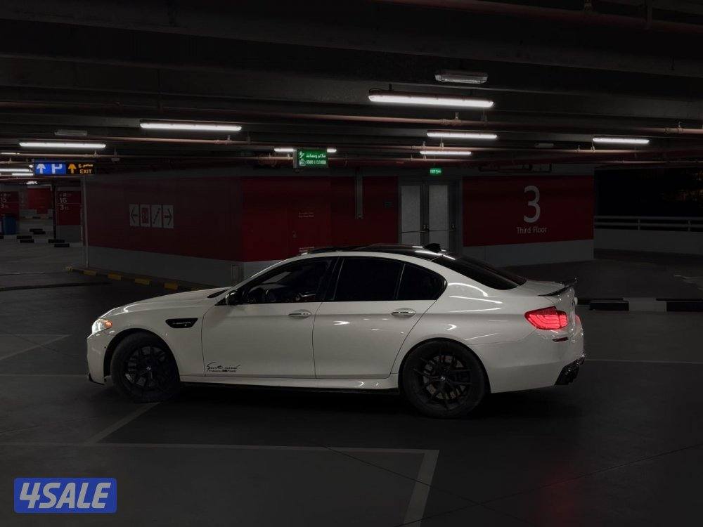 للبيع بي ام m 5 نظيف جدا ماشي174 سيرفس كامل3