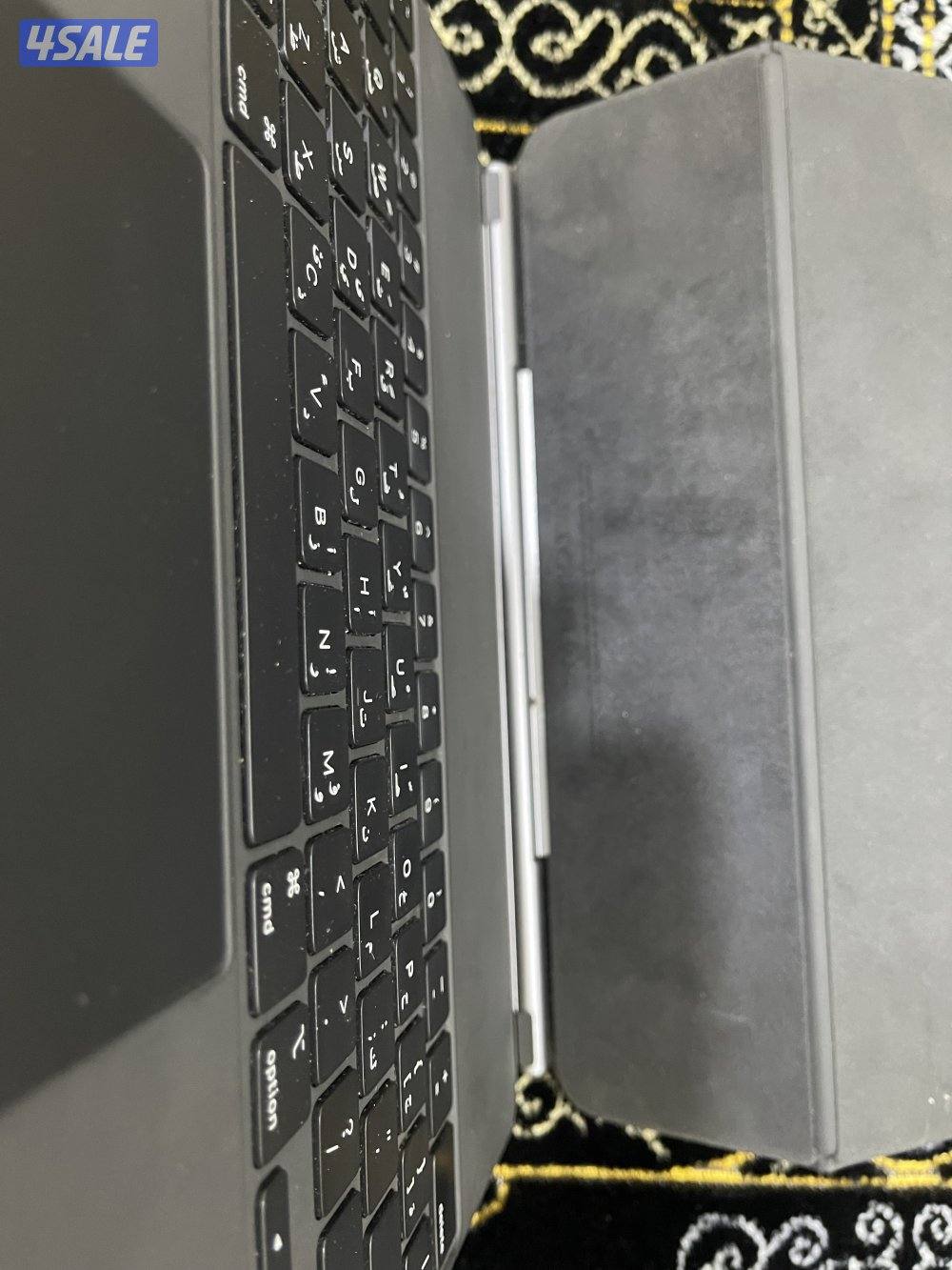 كيبورد ابل الاصلي 12.9 انش شغال 100/100 ما فيه شي4