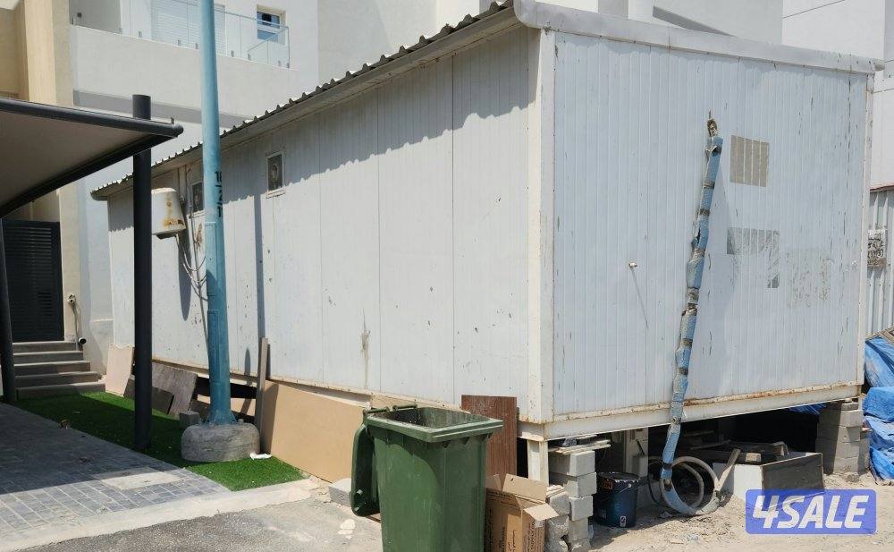 للبيع كبينة سندويتش بنل 10×4 متر غرفة وصالة ومطبخ وحمام كاملة التجهيز0