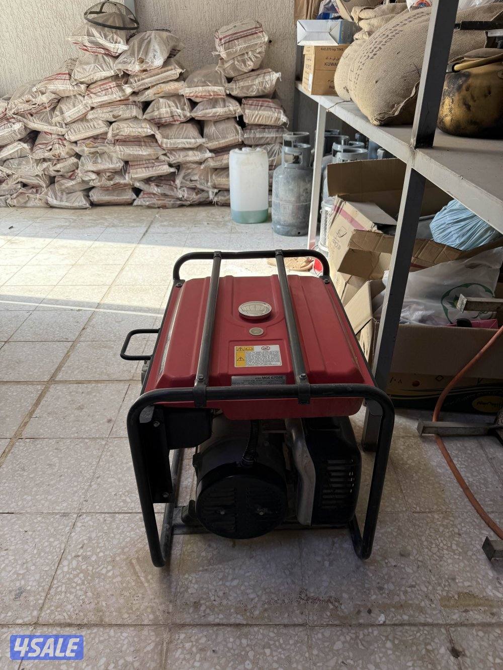 مولد كهربائي متسوبيشي ياباني 6700سويج وهندل استعمال موسمين نظيف جدا0