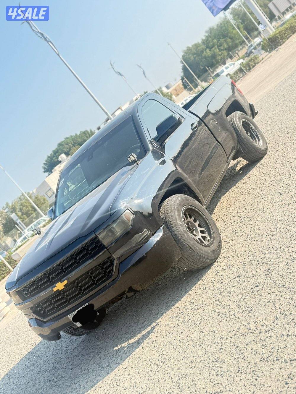 للبيع وانيت سلفرادو 20162