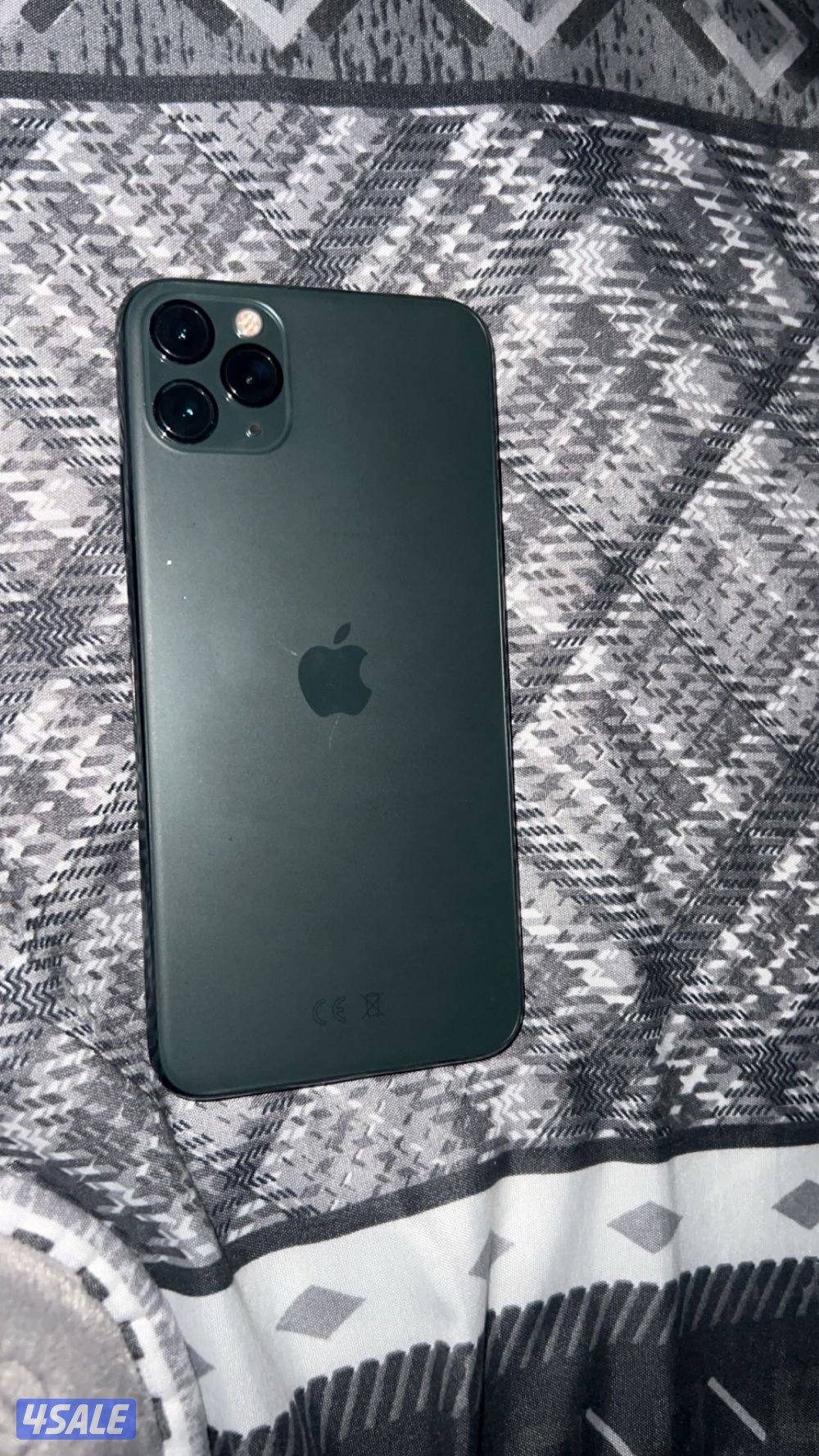 التلفون في شدوخ بسيطه بالشاشه و 11promax بطاريه 77%0