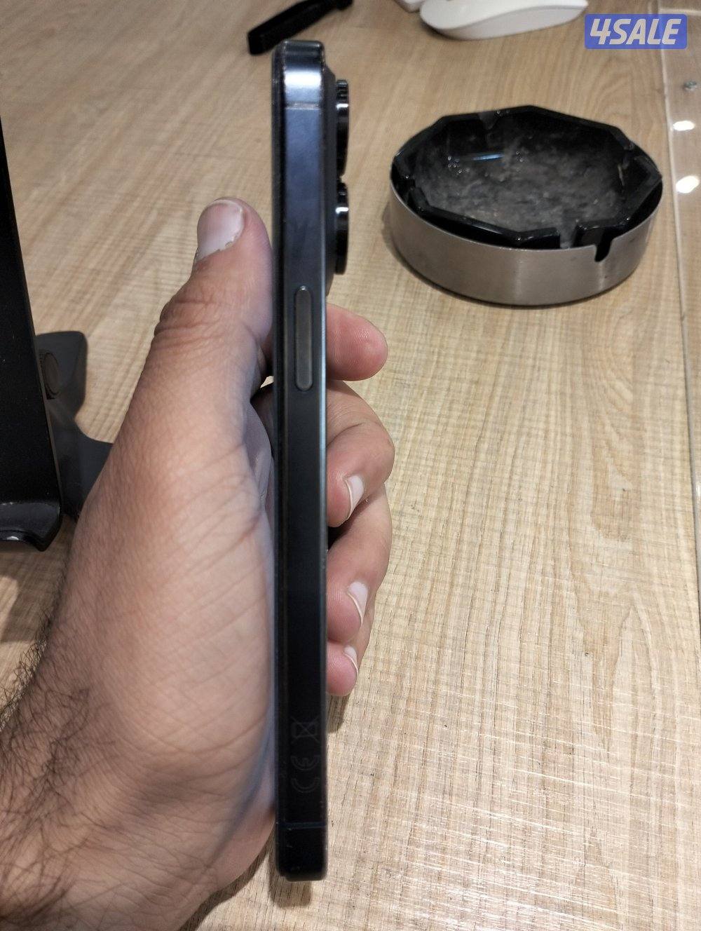 ايفون 15 برو ماكس مع كارتون 256 جيجا بطاريه 84 بالميه فقط مبدل بطاريه3