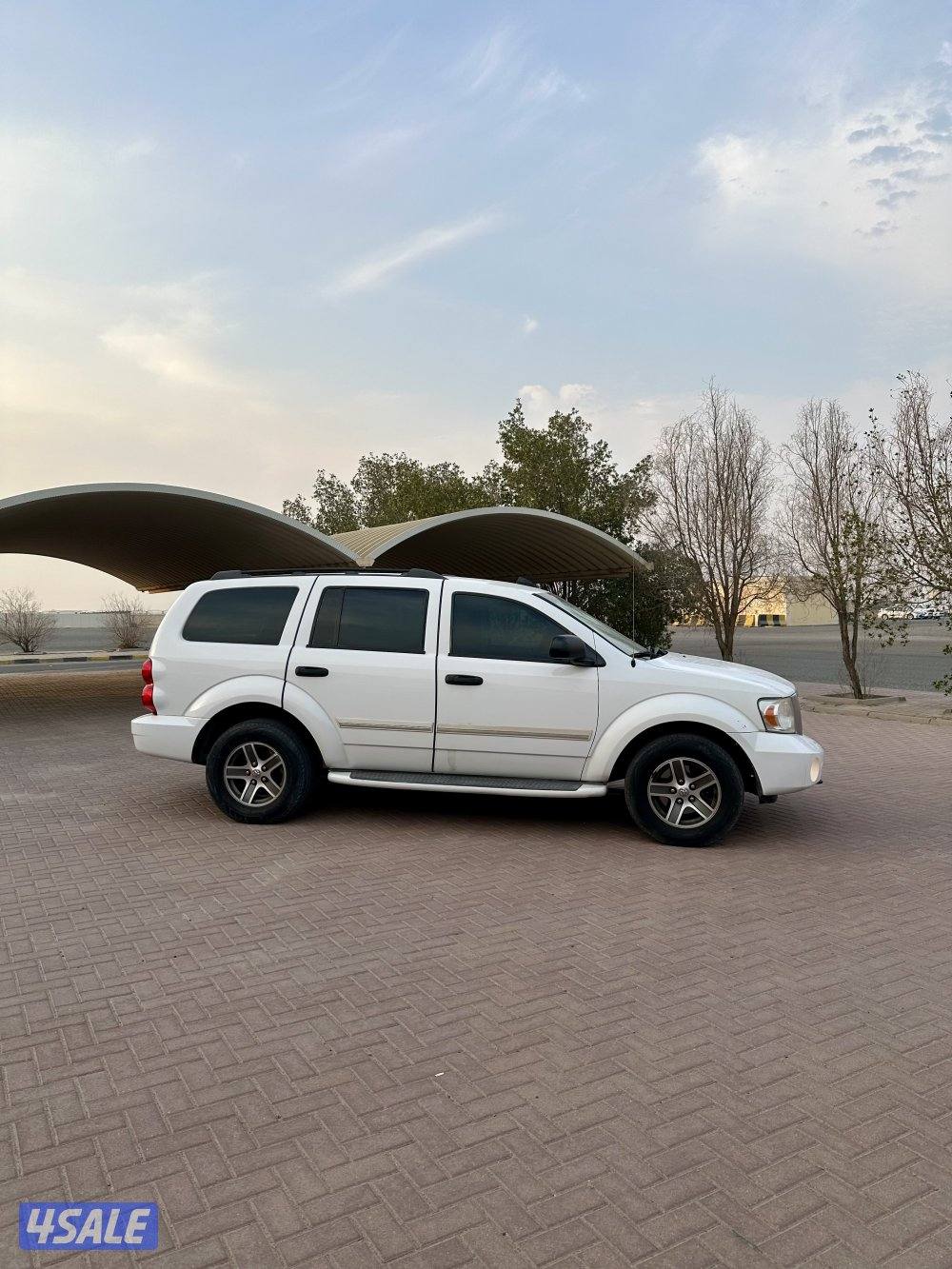 بيعه سريعه جيب دودج دورانجو 2009 نظيف وبحالة فوق الممتازة5