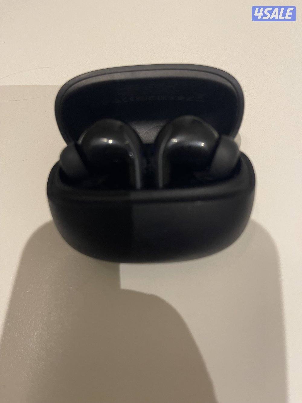 للبيع سماعة بلوتوث مستعمله ونظيفه وشغاله بسعر 5 دنانير1